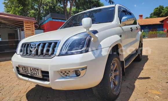 Nunua Ilio tumika Toyota Prado Nyeupe Gari ndani ya Kiambu nchini Nairobi