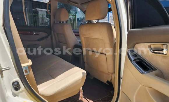 Nunua Ilio tumika Toyota Prado Nyeupe Gari ndani ya Kiambu nchini Nairobi Nunua Ilio tumika Toyota Prado Nyeupe Gari ndani ya Kiambu nchini Nairobi