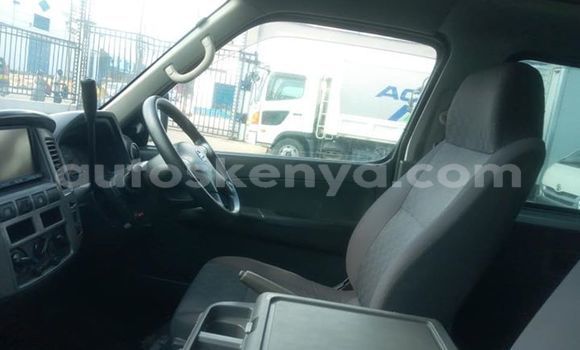 Nunua Ilio tumika Nissan Caravan Fedha Gari ndani ya Mombasa nchini Kenya ya Pwani Nunua Ilio tumika Nissan Caravan Fedha Gari ndani ya Mombasa nchini Kenya ya Pwani