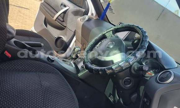 Nunua Ilio tumika Nissan Dualis Nyeupe Gari ndani ya Kiambu nchini Nairobi Nunua Ilio tumika Nissan Dualis Nyeupe Gari ndani ya Kiambu nchini Nairobi