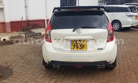 Oofamaa Nissan Note White Makiinaa iti Kiambu keessatti Central Kenya keessatti
