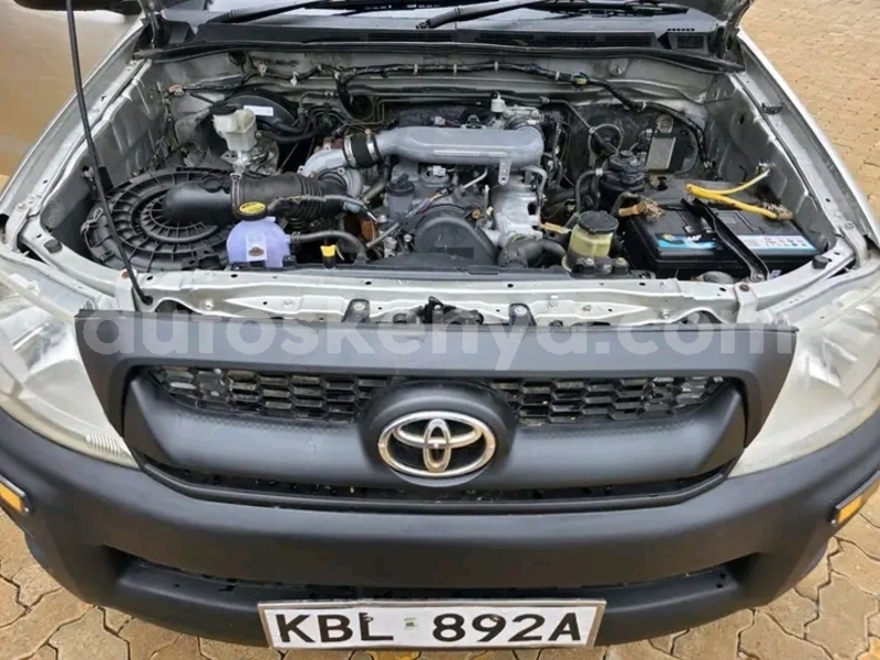 Big with watermark toyota hilux northeast kenya bute 27779