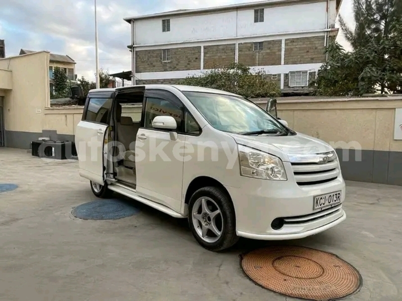 Big with watermark toyota noah northeast kenya bute 27852