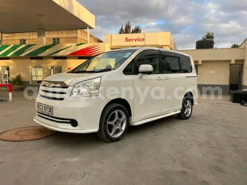 Big with watermark toyota noah northeast kenya bute 27852