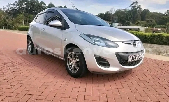 Oofamaa Mazda Demio Other Makiinaa iti Bute keessatti Northeast Kenya keessatti Oofamaa Mazda Demio Other Makiinaa iti Bute keessatti Northeast Kenya keessatti