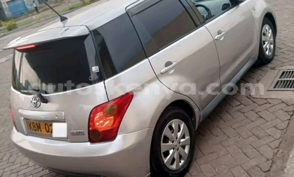 Oofamaa Toyota IST Other Makiinaa iti Busia keessatti West Kenya keessatti Oofamaa Toyota IST Other Makiinaa iti Busia keessatti West Kenya keessatti