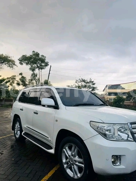 Big with watermark toyota land cruiser prado northeast kenya bute 27857
