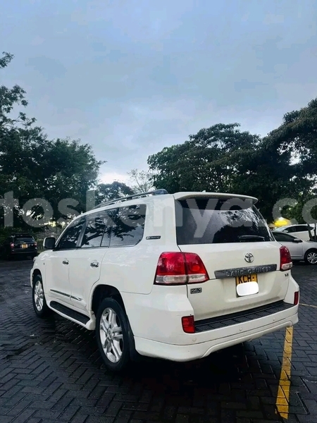 Big with watermark toyota land cruiser prado northeast kenya bute 27857
