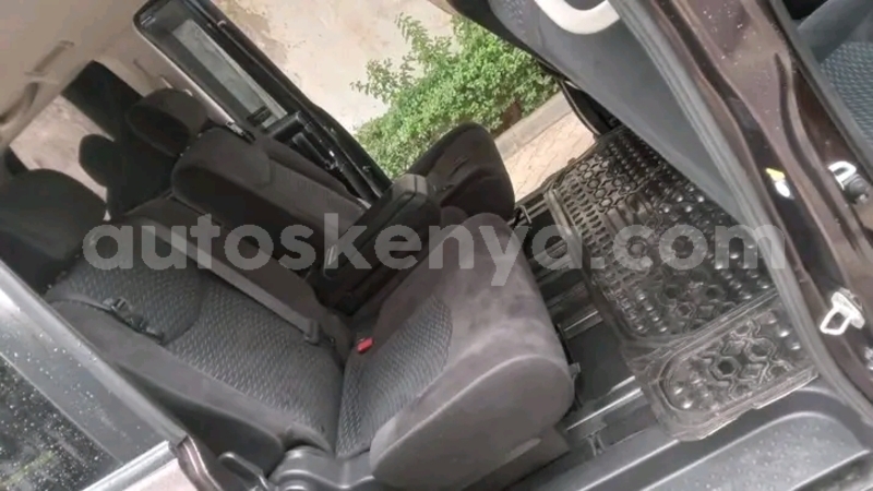 Big with watermark nissan serena northeast kenya bute 27865