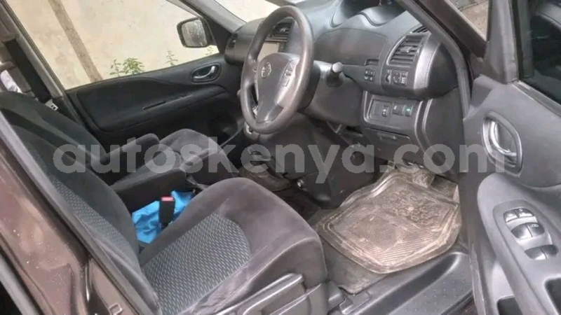 Big with watermark nissan serena northeast kenya bute 27865