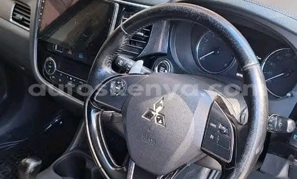 Nunua Ilio tumika Mitsubishi Outlander Nyeusi Gari ndani ya Griftu nchini Kaskazini Mashariki mwa Kenya Nunua Ilio tumika Mitsubishi Outlander Nyeusi Gari ndani ya Griftu nchini Kaskazini Mashariki mwa Kenya