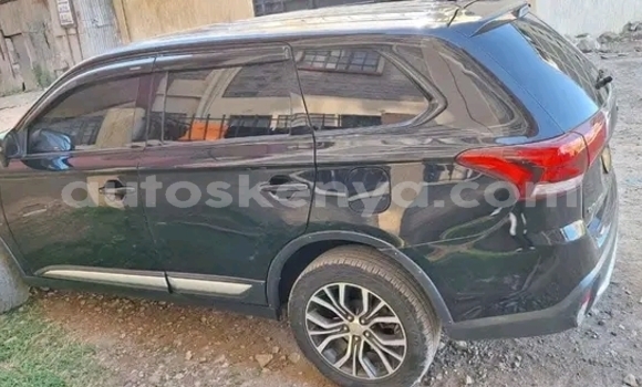 Nunua Ilio tumika Mitsubishi Outlander Nyeusi Gari ndani ya Griftu nchini Kaskazini Mashariki mwa Kenya Nunua Ilio tumika Mitsubishi Outlander Nyeusi Gari ndani ya Griftu nchini Kaskazini Mashariki mwa Kenya