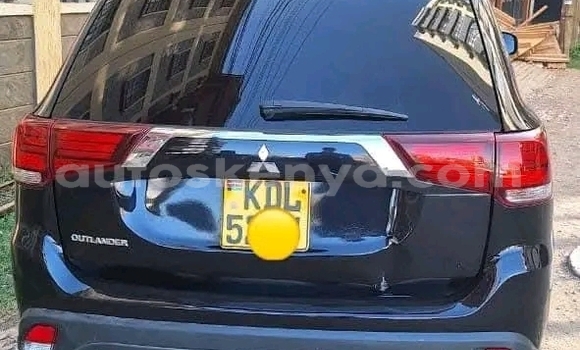 Nunua Ilio tumika Mitsubishi Outlander Nyeusi Gari ndani ya Griftu nchini Kaskazini Mashariki mwa Kenya Nunua Ilio tumika Mitsubishi Outlander Nyeusi Gari ndani ya Griftu nchini Kaskazini Mashariki mwa Kenya