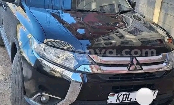 Nunua Ilio tumika Mitsubishi Outlander Nyeusi Gari ndani ya Griftu nchini Kaskazini Mashariki mwa Kenya Nunua Ilio tumika Mitsubishi Outlander Nyeusi Gari ndani ya Griftu nchini Kaskazini Mashariki mwa Kenya