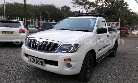 Nunua Ilio tumika Toyota Hilux Nyeupe Gari ndani ya Changamwe nchini Pwani Nunua Ilio tumika Toyota Hilux Nyeupe Gari ndani ya Changamwe nchini Pwani