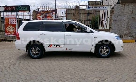 Nunua Ilio tumika Toyota Fielder Nyeupe Gari ndani ya Busia nchini West Kenya