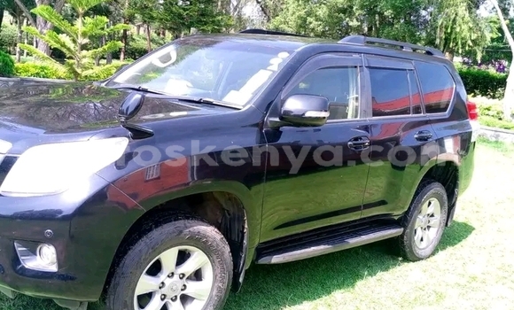 Nunua Ilio tumika Toyota Land Cruiser Nyeusi Gari ndani ya Bute nchini Kaskazini Mashariki mwa Kenya Nunua Ilio tumika Toyota Land Cruiser Nyeusi Gari ndani ya Bute nchini Kaskazini Mashariki mwa Kenya