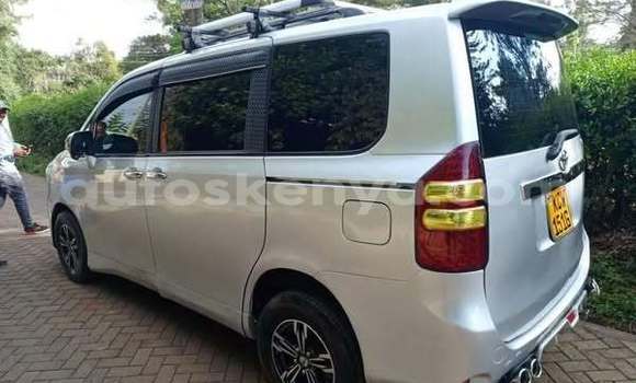 Oofamaa Toyota Noah Other Makiinaa iti Nairobi keessatti Nairobi keessatti Oofamaa Toyota Noah Other Makiinaa iti Nairobi keessatti Nairobi keessatti