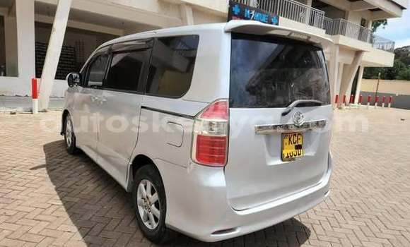Oofamaa Toyota Noah Other Makiinaa iti Nairobi keessatti Nairobi keessatti Oofamaa Toyota Noah Other Makiinaa iti Nairobi keessatti Nairobi keessatti