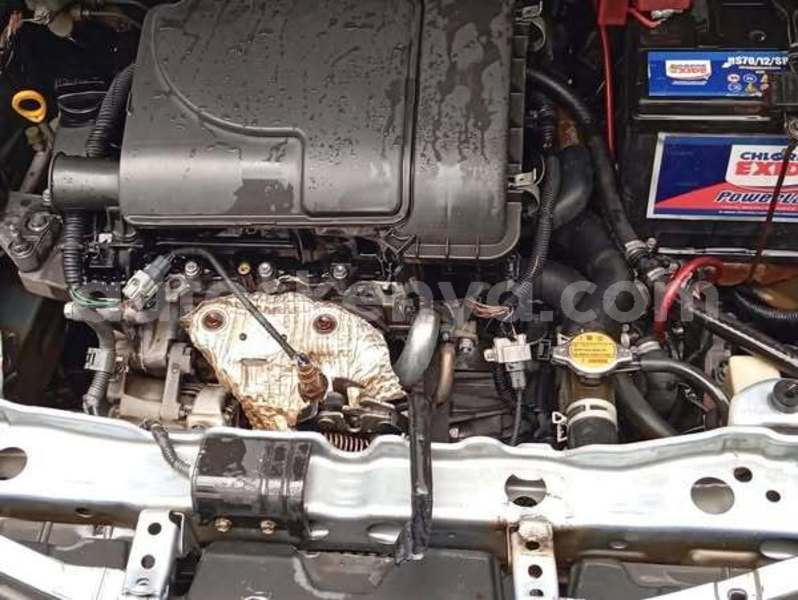 Big with watermark toyota vitz nairobi nairobi 27941