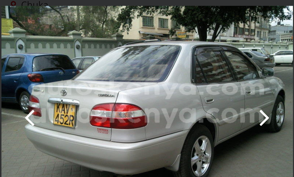 Nunua Ilio tumika Toyota Corolla Fedha Gari ndani ya Eldoret nchini Bonde la Ufafanuzi