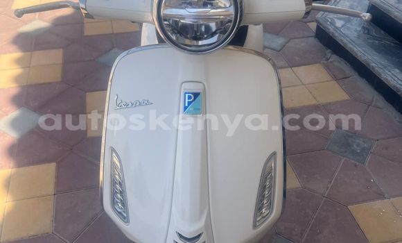 Buy Used Vespa Primavera White Bike in Nairobi in Nairobi