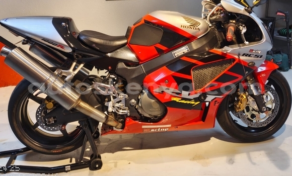 Nunua Ilio tumika Honda VTR Nyekundu Bike ndani ya Nairobi nchini Nairobi