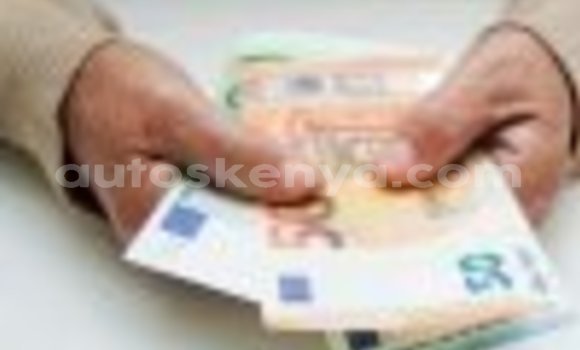 Nunua Ilio tumika Borgward 2000 Bluu Gari ndani ya Habaswein nchini Kaskazini Mashariki mwa Kenya