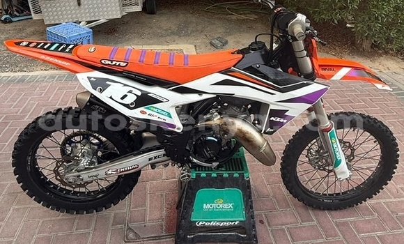 Oofamaa KTM 125 White Doqdoqqee iti Nairobi keessatti Nairobi keessatti