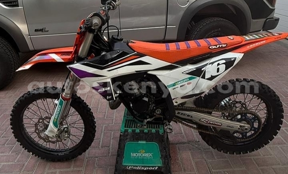 Oofamaa KTM 125 White Doqdoqqee iti Nairobi keessatti Nairobi keessatti Oofamaa KTM 125 White Doqdoqqee iti Nairobi keessatti Nairobi keessatti