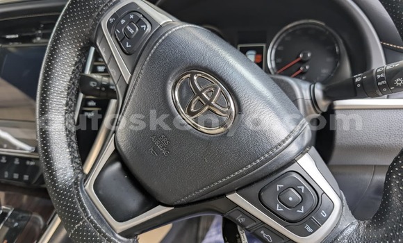 Nunua Ilio tumika Toyota Harrier Nyeupe Gari ndani ya Nairobi nchini Nairobi Nunua Ilio tumika Toyota Harrier Nyeupe Gari ndani ya Nairobi nchini Nairobi