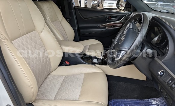 Nunua Ilio tumika Toyota Harrier Nyeupe Gari ndani ya Nairobi nchini Nairobi Nunua Ilio tumika Toyota Harrier Nyeupe Gari ndani ya Nairobi nchini Nairobi