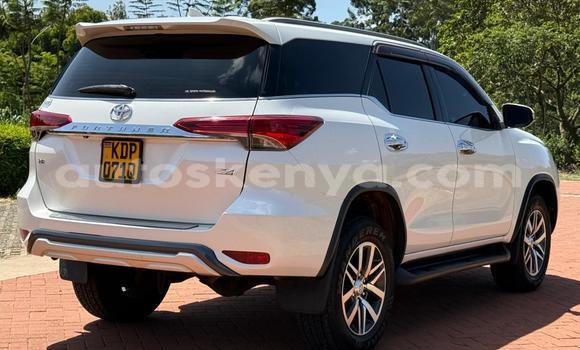 Nunua Ilio tumika Toyota Fortuner Nyeupe Gari ndani ya Nairobi nchini Nairobi Nunua Ilio tumika Toyota Fortuner Nyeupe Gari ndani ya Nairobi nchini Nairobi