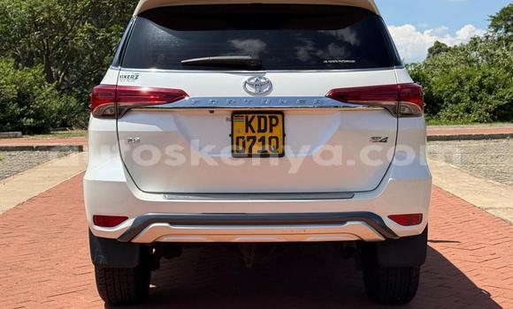 Nunua Ilio tumika Toyota Fortuner Nyeupe Gari ndani ya Nairobi nchini Nairobi Nunua Ilio tumika Toyota Fortuner Nyeupe Gari ndani ya Nairobi nchini Nairobi