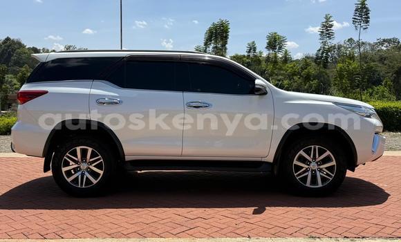 Nunua Ilio tumika Toyota Fortuner Nyeupe Gari ndani ya Nairobi nchini Nairobi Nunua Ilio tumika Toyota Fortuner Nyeupe Gari ndani ya Nairobi nchini Nairobi