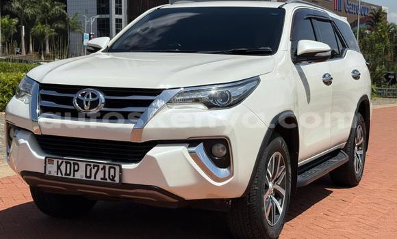 Nunua Ilio tumika Toyota Fortuner Nyeupe Gari ndani ya Nairobi nchini Nairobi Nunua Ilio tumika Toyota Fortuner Nyeupe Gari ndani ya Nairobi nchini Nairobi