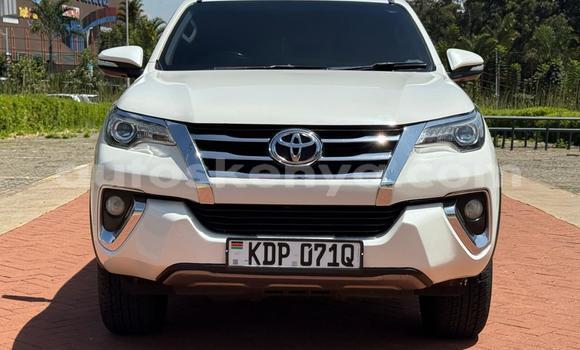 Nunua Ilio tumika Toyota Fortuner Nyeupe Gari ndani ya Nairobi nchini Nairobi Nunua Ilio tumika Toyota Fortuner Nyeupe Gari ndani ya Nairobi nchini Nairobi