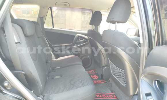 Oofamaa Toyota Vanguard Black Makiinaa iti Nairobi keessatti Nairobi keessatti