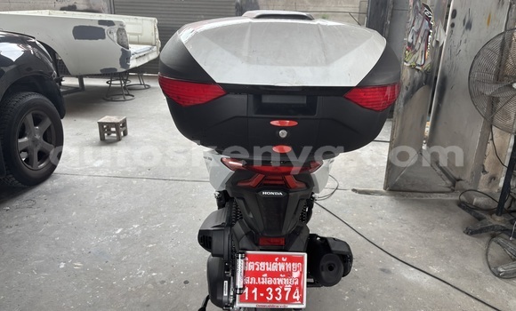 Nunua Imported Honda Forza Fedha Bike ndani ya Machakos nchini Mashariki ya Kenya Nunua Imported Honda Forza Fedha Bike ndani ya Machakos nchini Mashariki ya Kenya