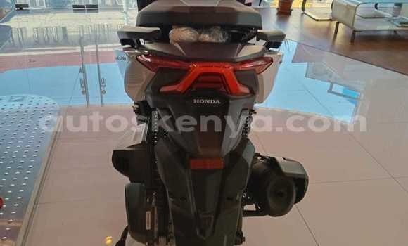 Nunua Imported Honda Forza Fedha Bike ndani ya Machakos nchini Mashariki ya Kenya Nunua Imported Honda Forza Fedha Bike ndani ya Machakos nchini Mashariki ya Kenya