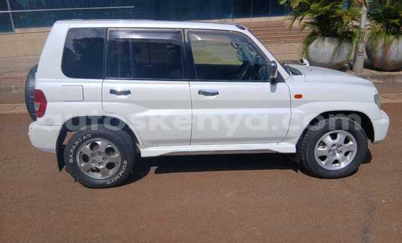 Buy Used Mitsubishi Pajero iO White Car in Nairobi in Nairobi Buy Used Mitsubishi Pajero iO White Car in Nairobi in Nairobi