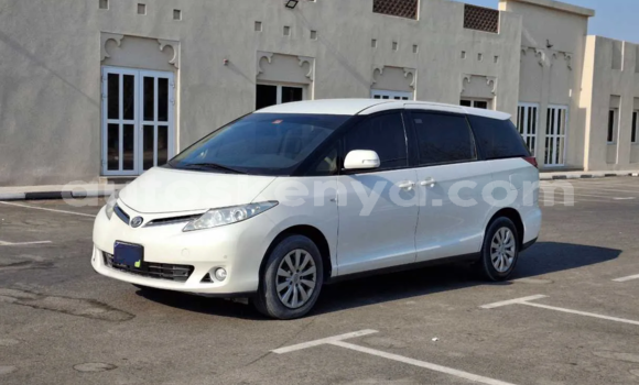 Buy Used Toyota Previa White Car in Nairobi in Nairobi