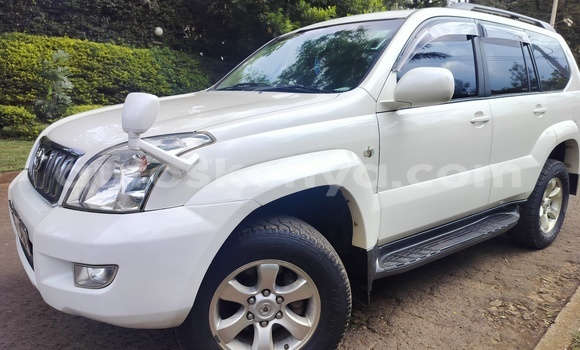 Buy Used Toyota Land Cruiser Prado White Car in Nairobi in Nairobi Buy Used Toyota Land Cruiser Prado White Car in Nairobi in Nairobi