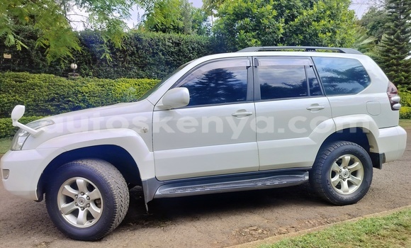 Buy Used Toyota Land Cruiser Prado White Car in Nairobi in Nairobi Buy Used Toyota Land Cruiser Prado White Car in Nairobi in Nairobi
