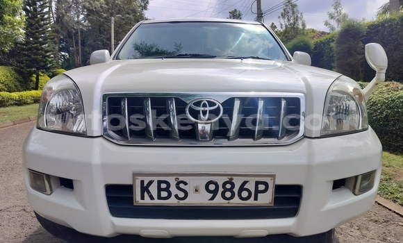 Buy Used Toyota Land Cruiser Prado White Car in Nairobi in Nairobi Buy Used Toyota Land Cruiser Prado White Car in Nairobi in Nairobi
