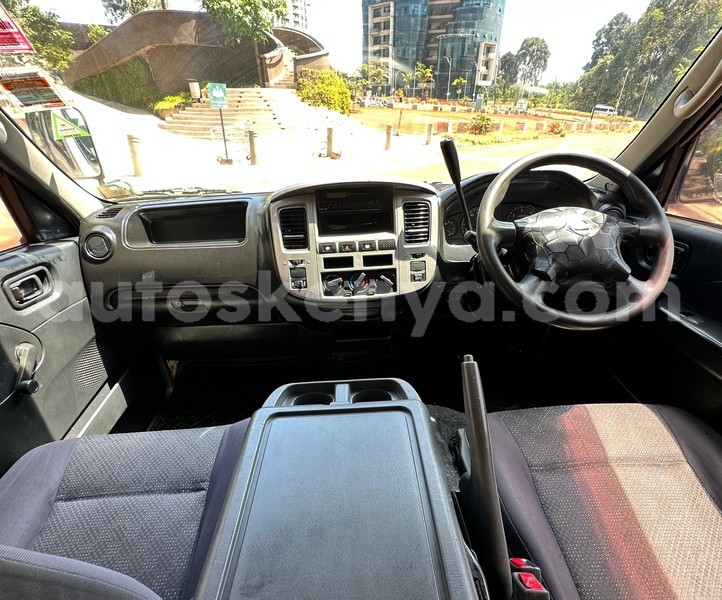 Big with watermark nissan caravan nairobi nairobi 28298