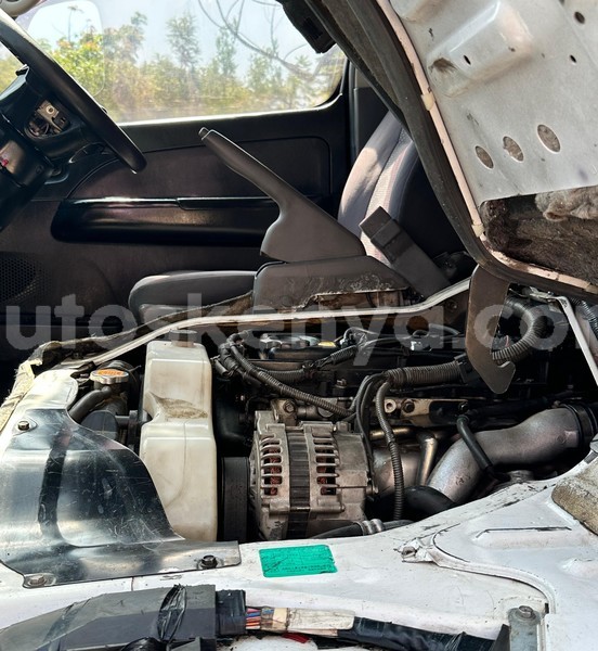 Big with watermark nissan caravan nairobi nairobi 28298