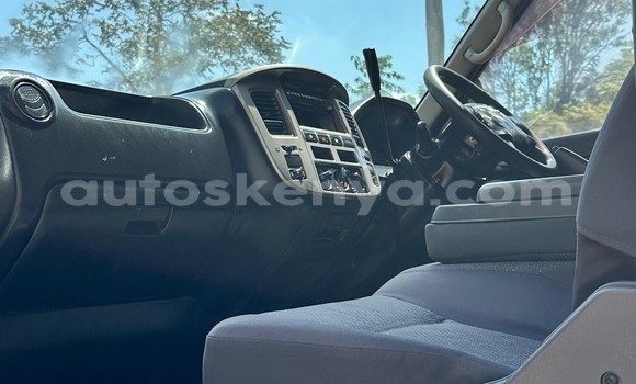 Nunua Ilio tumika Nissan Caravan Nyeupe Gari ndani ya Nairobi nchini Nairobi Nunua Ilio tumika Nissan Caravan Nyeupe Gari ndani ya Nairobi nchini Nairobi