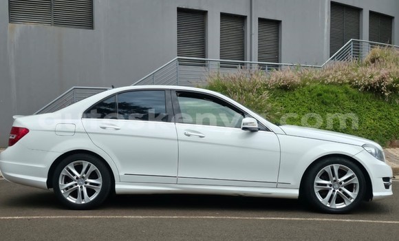 Buy Used Mercedes-Benz C180 COUPE White Car in Nairobi in Nairobi Buy Used Mercedes-Benz C180 COUPE White Car in Nairobi in Nairobi