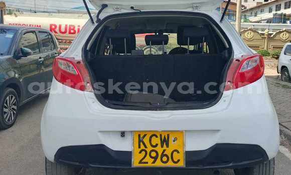 Oofamaa Mazda Demio White Makiinaa iti Nairobi keessatti Nairobi keessatti Oofamaa Mazda Demio White Makiinaa iti Nairobi keessatti Nairobi keessatti